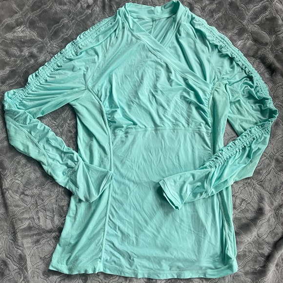 Lululemon top